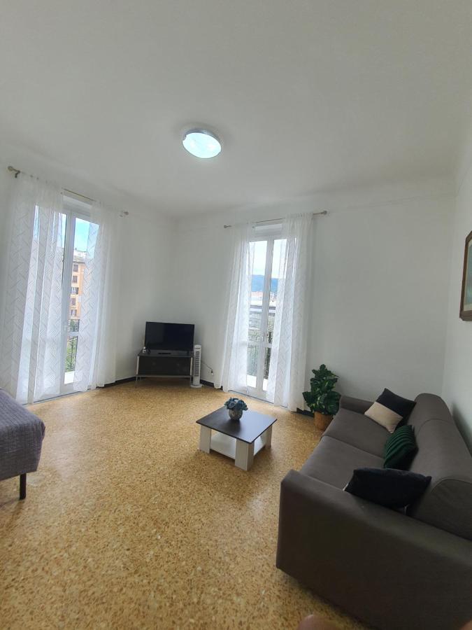 Апартаменты La Casa Della Stazione Специя Экстерьер фото